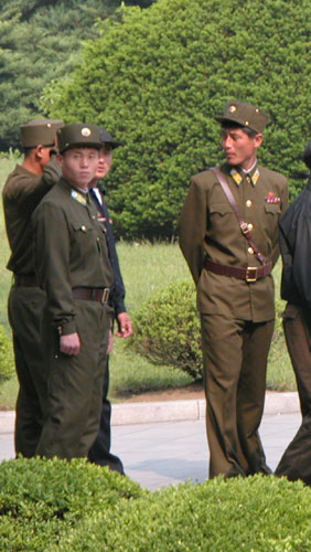 north korean army uniform. The uniform greatly resembles